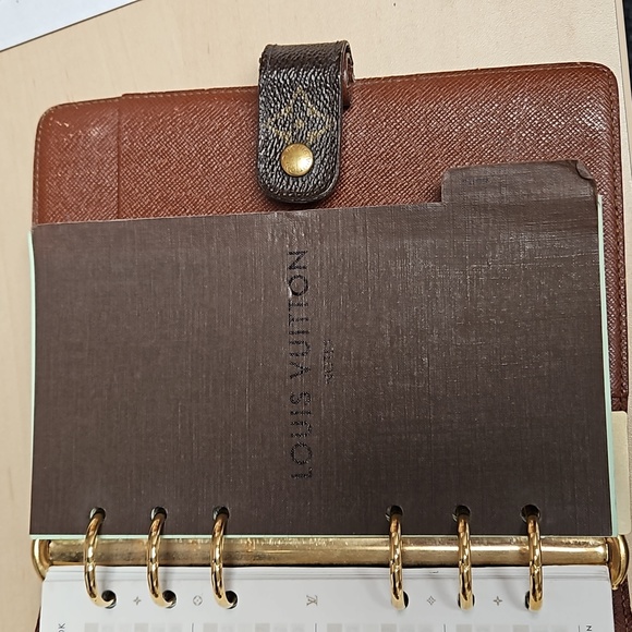Louis Vuitton agenda - Picture 9 of 13